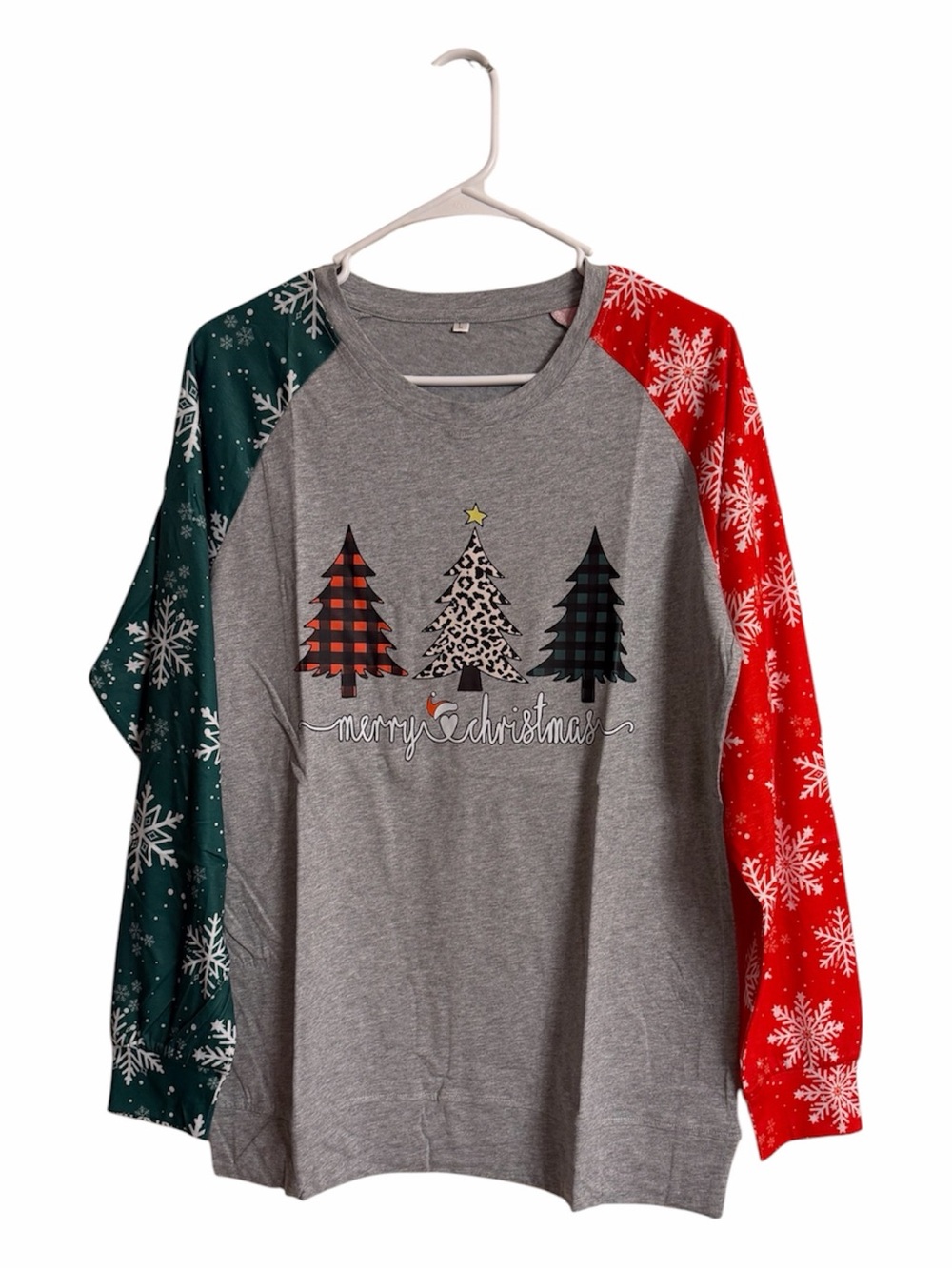 Women's L Christmas Tee W Red & Green Snowflake Sleeves & Christmas trees